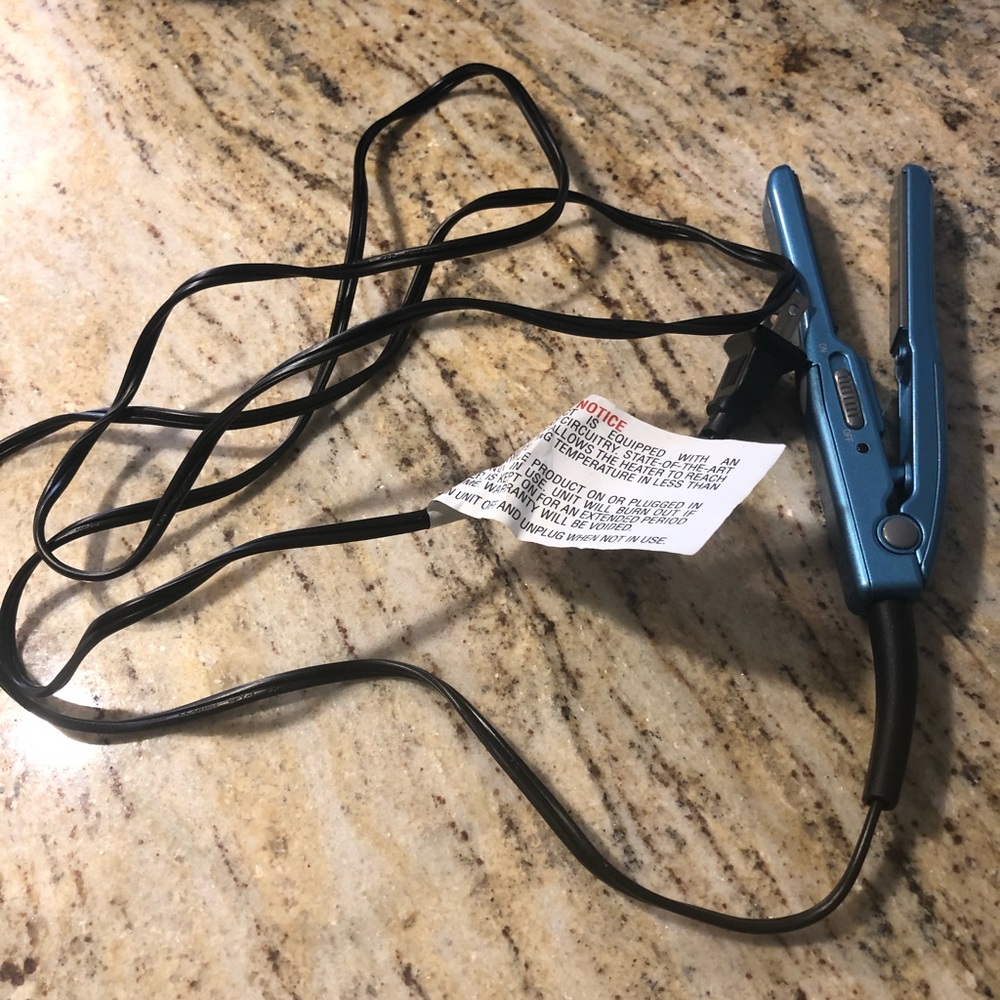 Babybliss Mini hair straightener